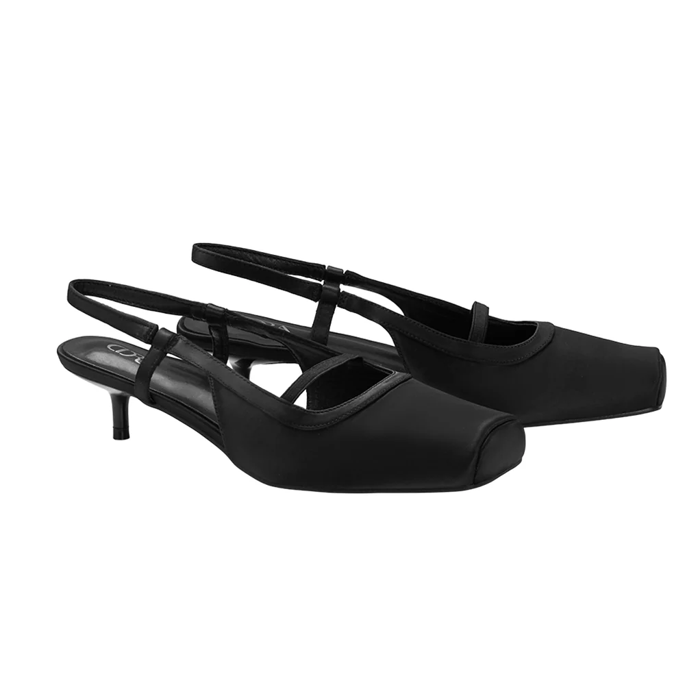 Pair Of Solid Slingback Pumps Low Heels -Black - Image 3