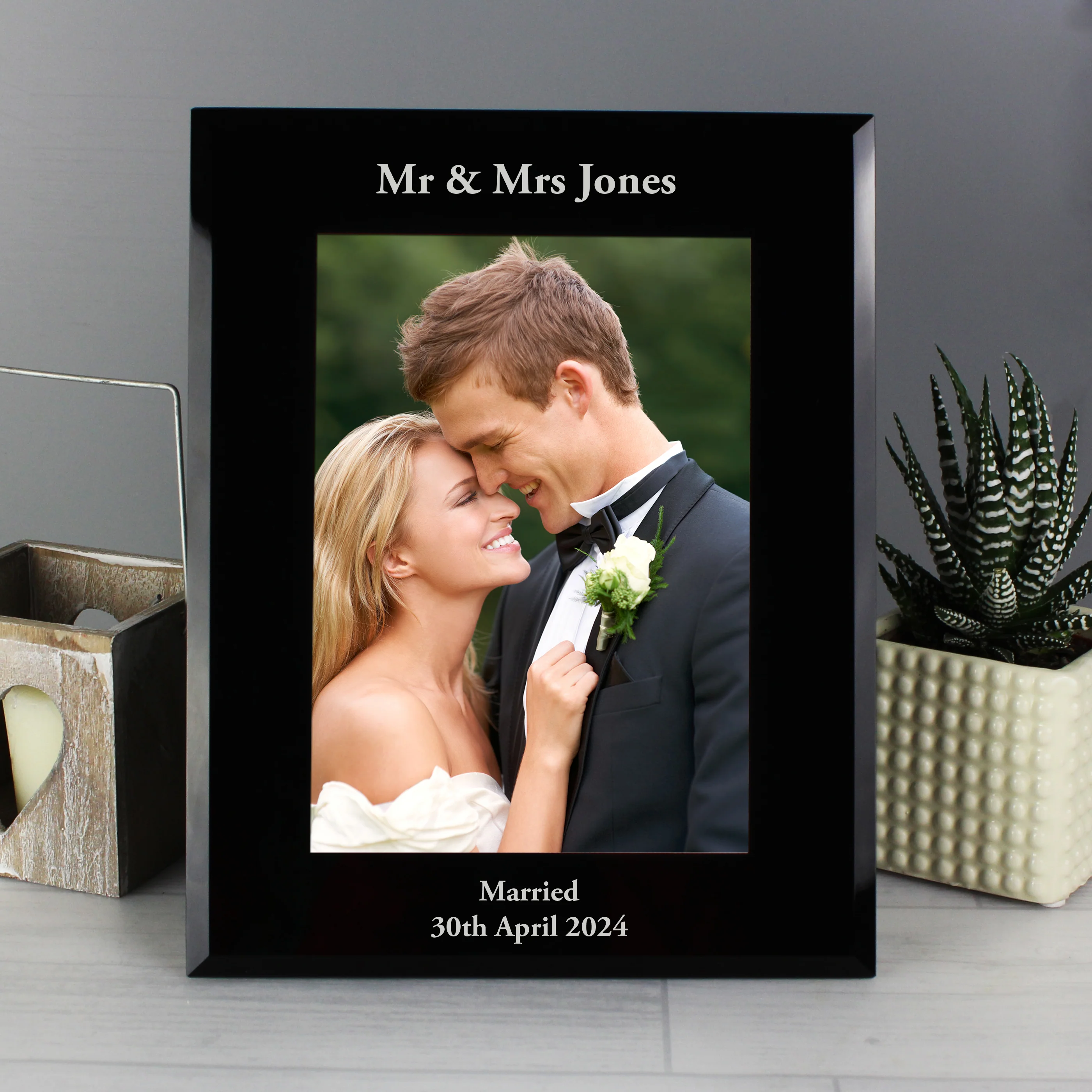 Personalised 5x7 Black Glass Photo Frame - Image 3