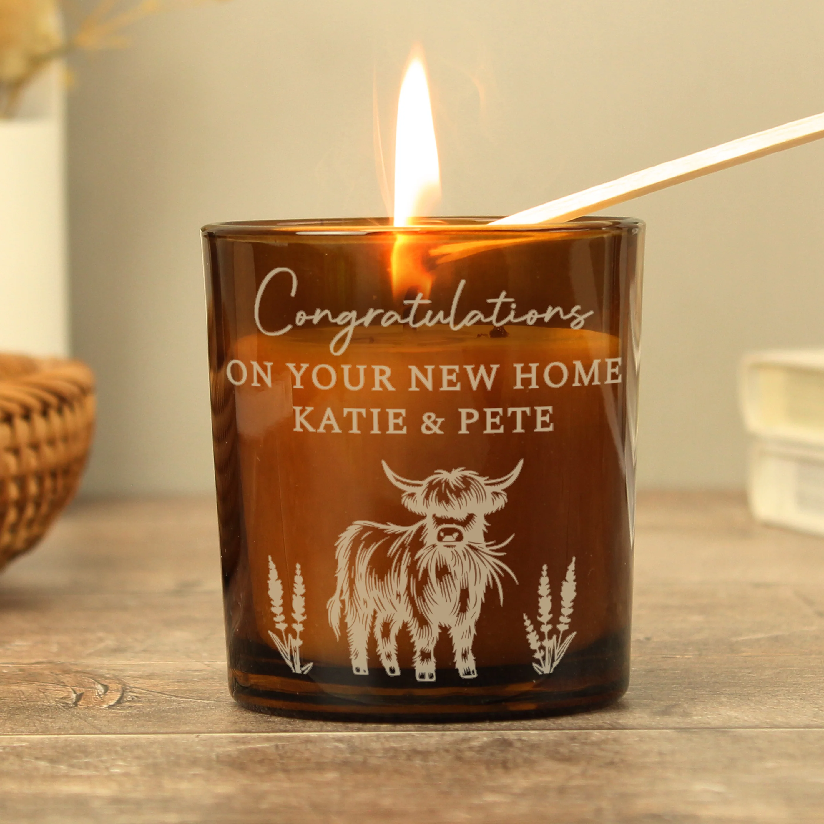 Personalised Engraved Highland Cow Amber Glass Candle - Image 2