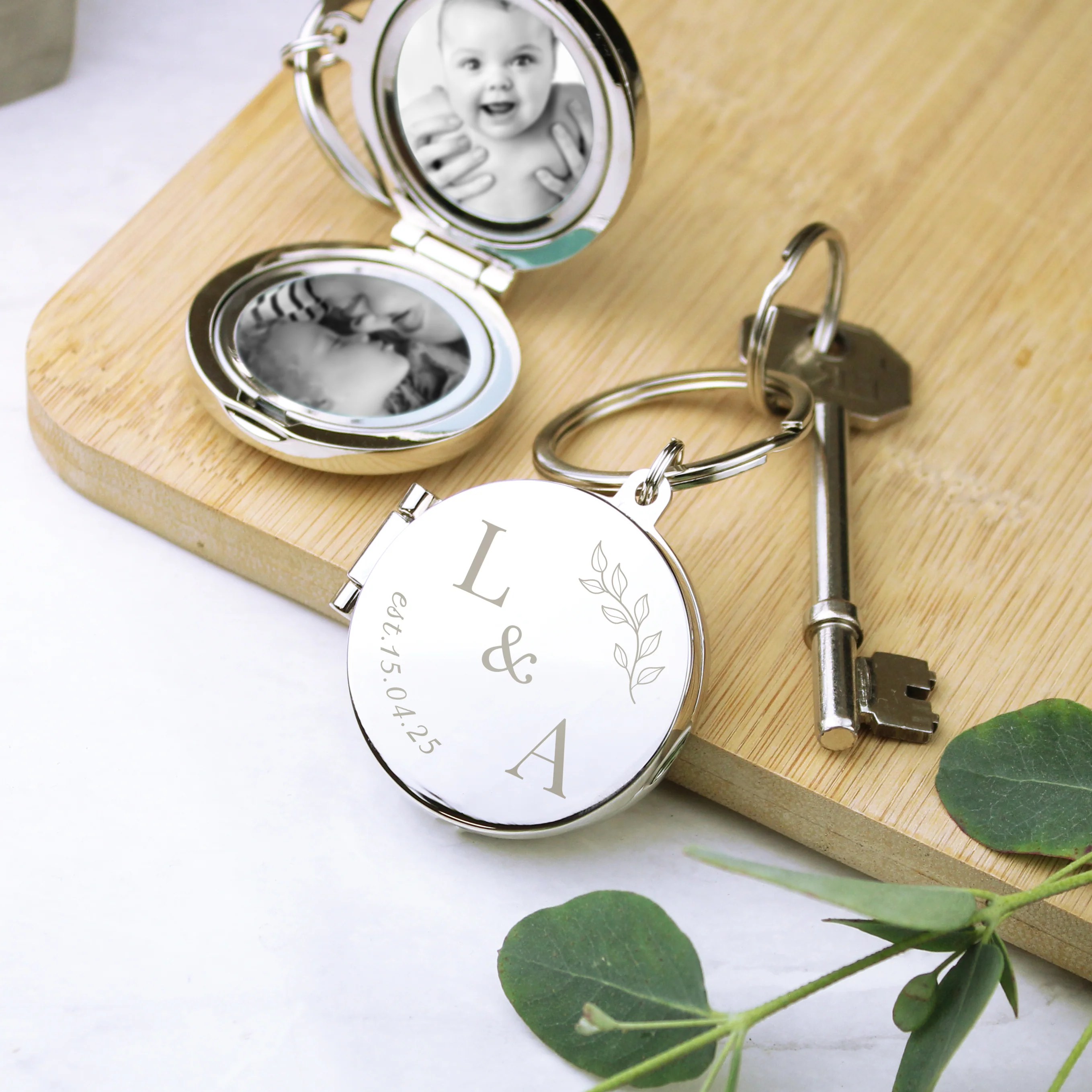 Personalised Foliage Couples Photo Keyring - Image 3