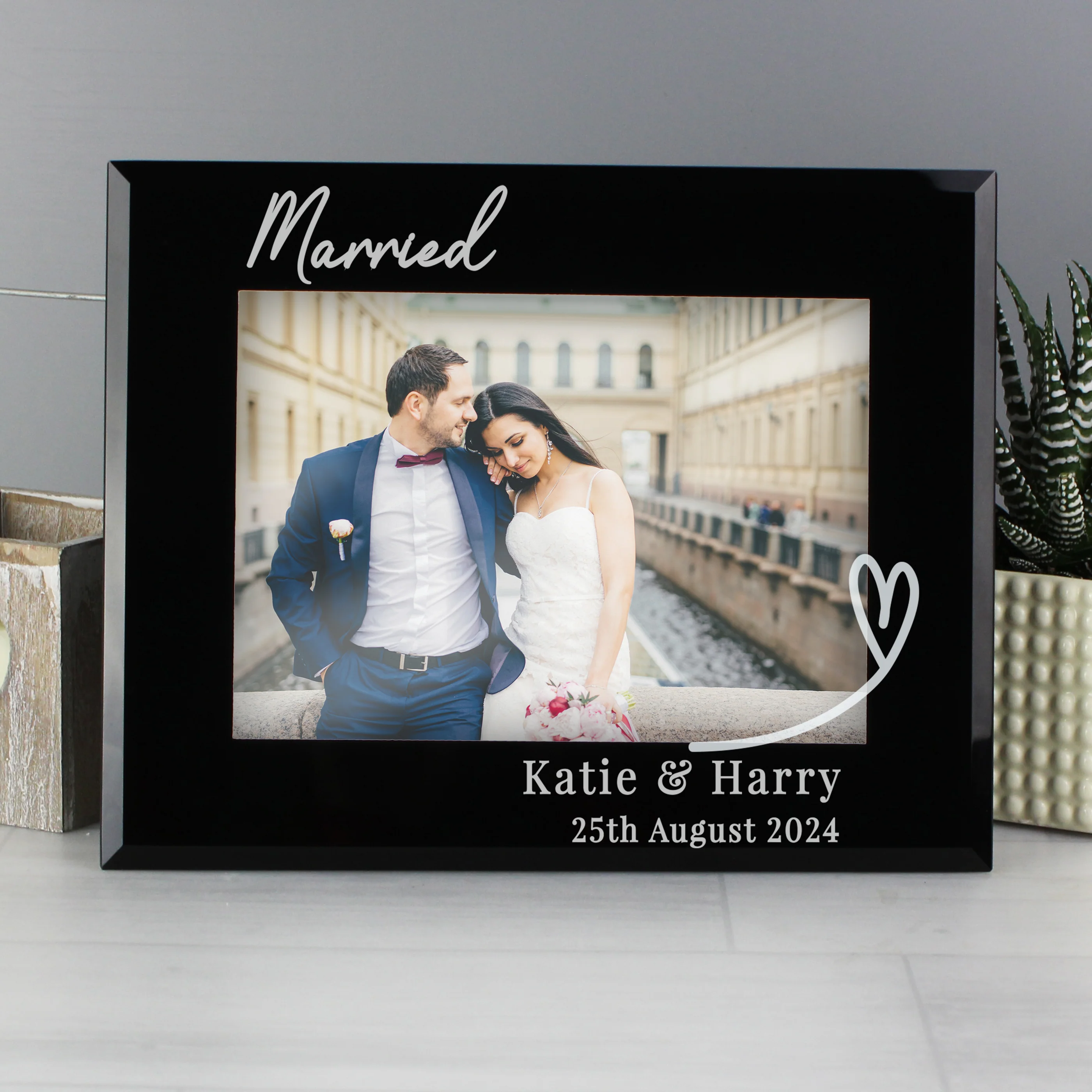 Personalised Heart Black Glass 5x7 Photo Frame - Image 3