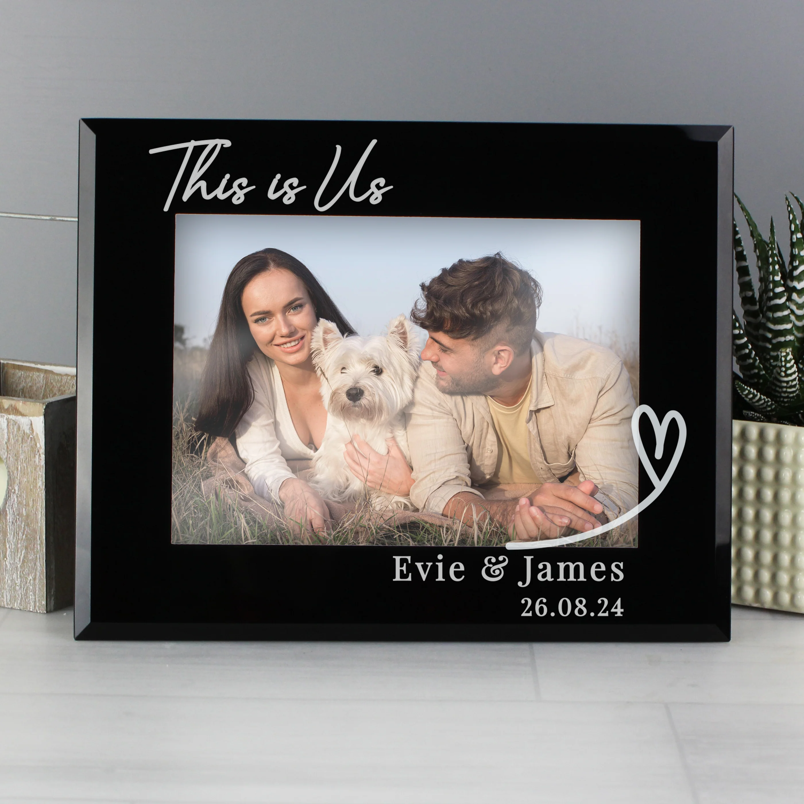 Personalised Heart Black Glass 5x7 Photo Frame - Image 5