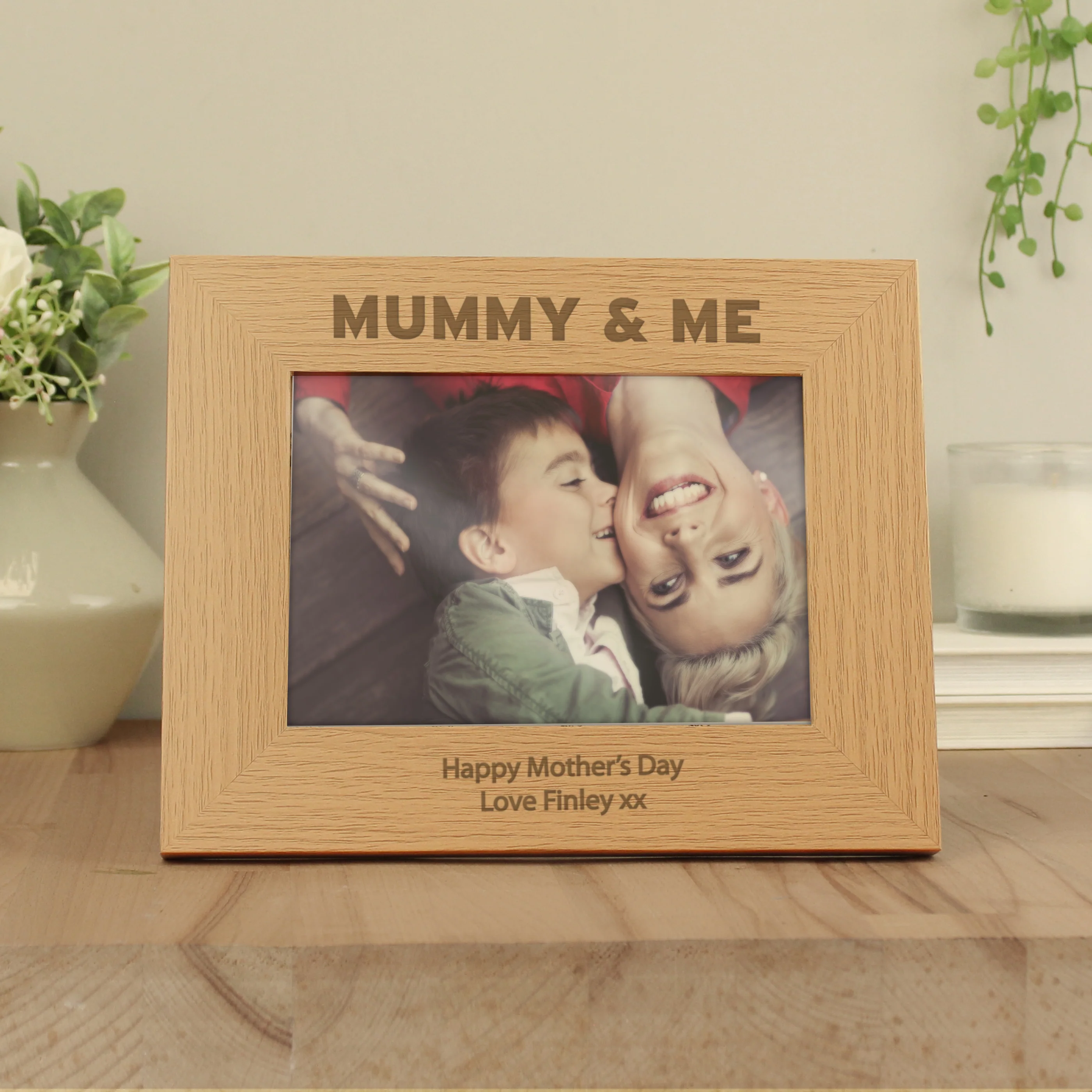 Personalised Mummy & Me 5x7 Landscape Oak Finish Photo Frame - Image 3