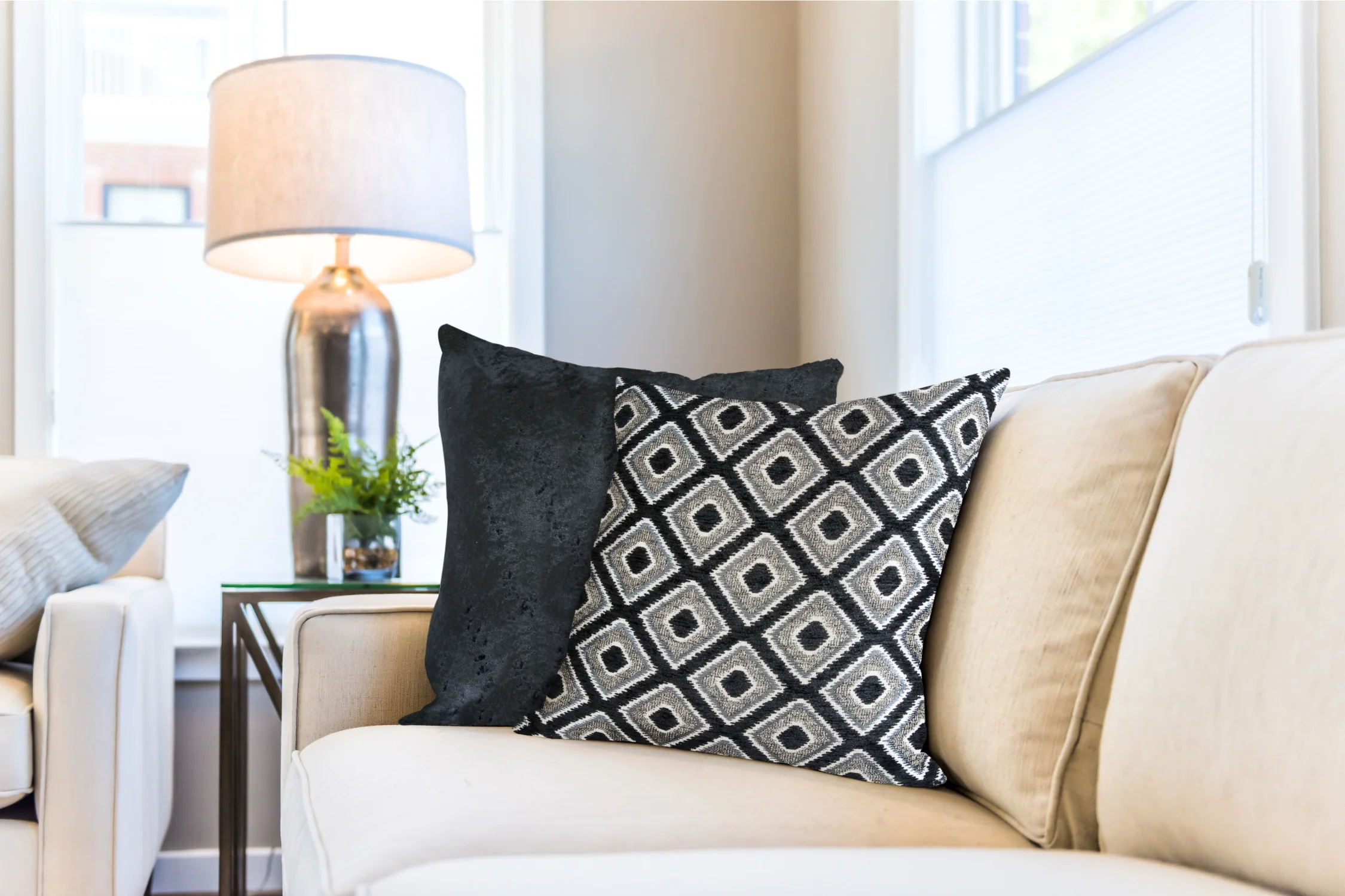 Pisa Geometric Jacquard Cushion Cover in Black