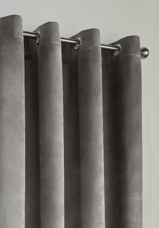 Plain Velvet Ring Top Blackout Curtains - Image 2