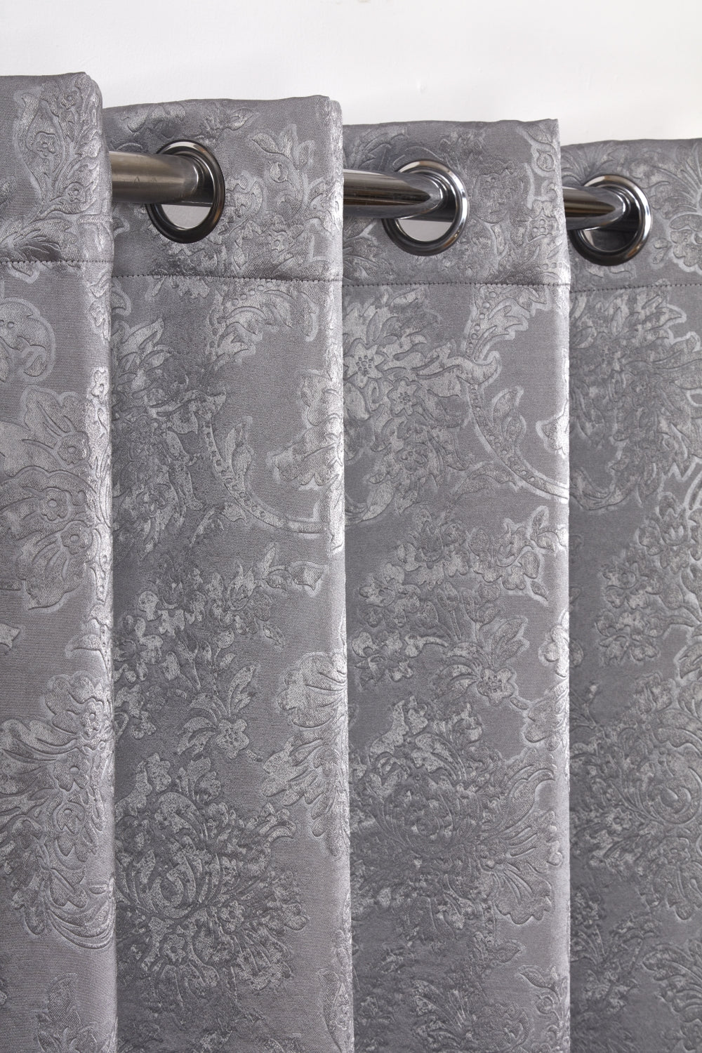Regency - Elegant Woven Thermal Blackout Eyelet Curtains in Silver - Image 2