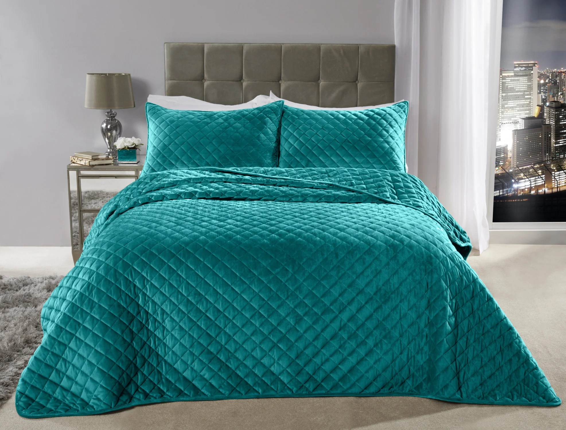 Regent Quilted Soft Touch Velvet Bedspread Set in Emerald Green - Image 2