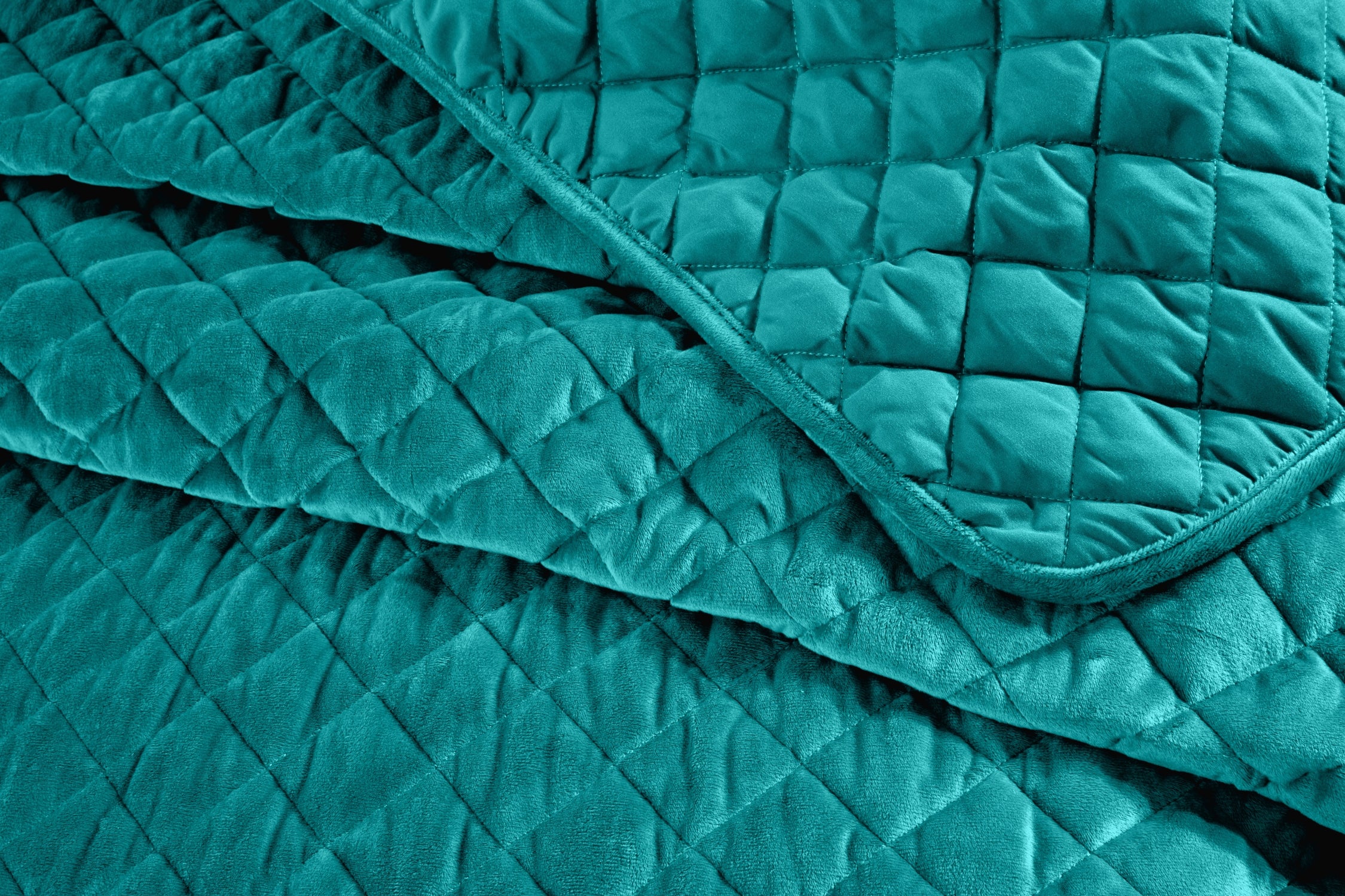 Regent Quilted Soft Touch Velvet Bedspread Set in Emerald Green - Image 4
