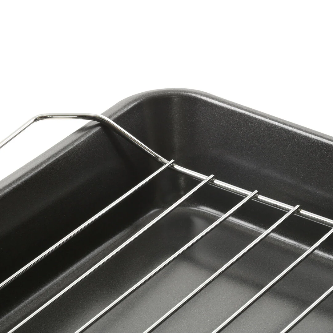 Set Of Three Roasting Trays With Wire Racks - Image 5