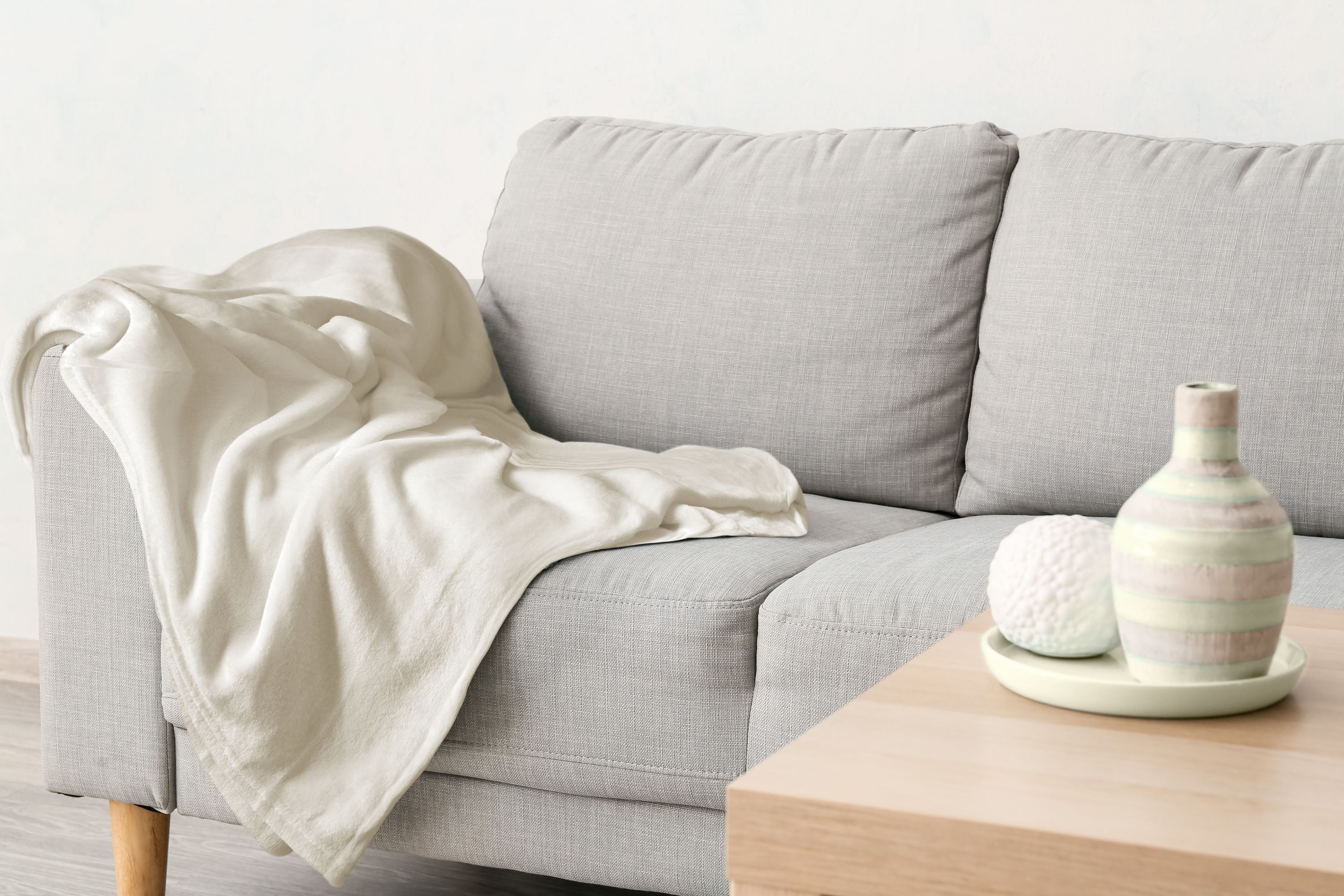 Snug Flannel Fleece Blanket ? Super Soft Throw in Cream - Image 3