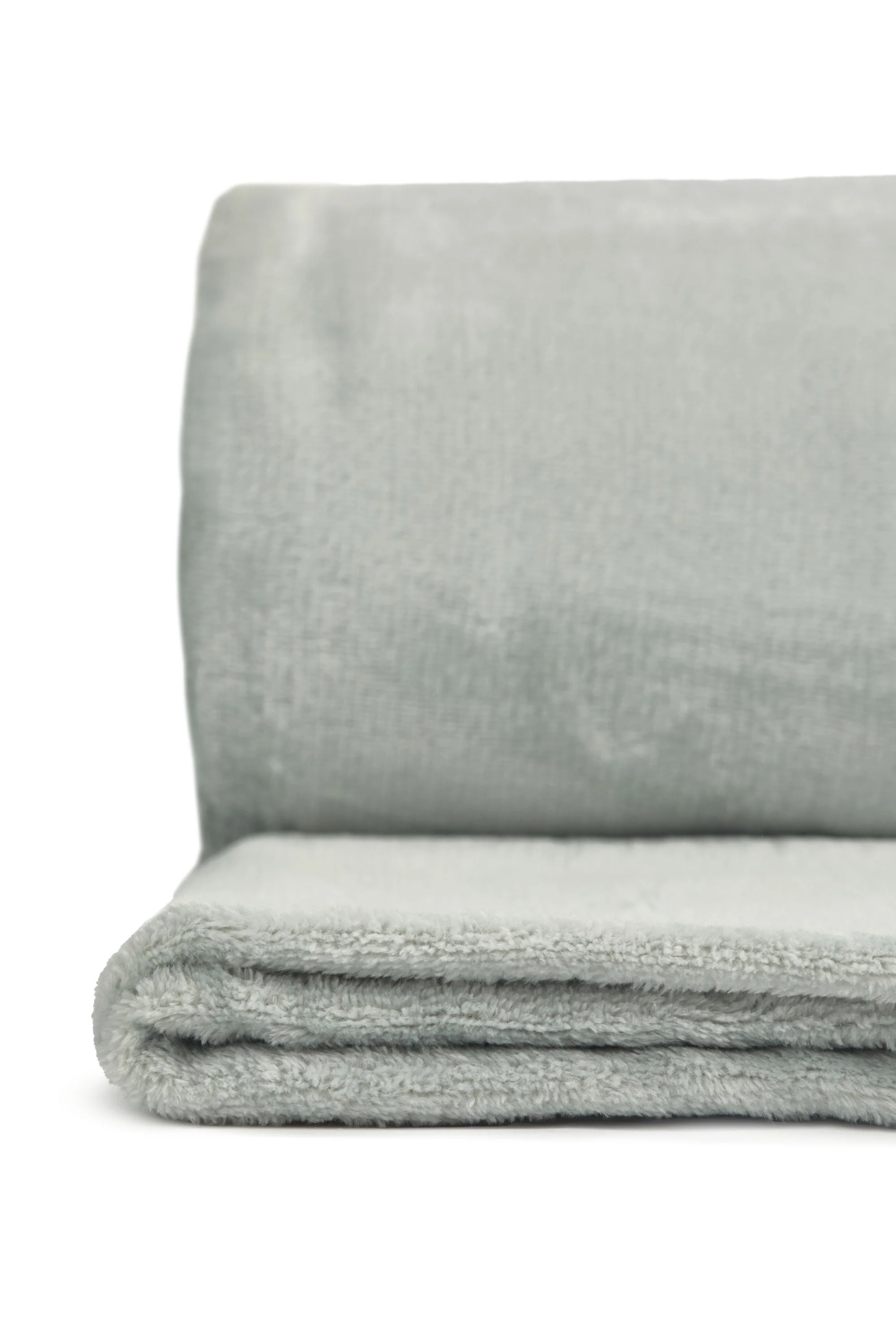 Snug Flannel Fleece Blanket ? Super Soft Throw in Silver - Image 5