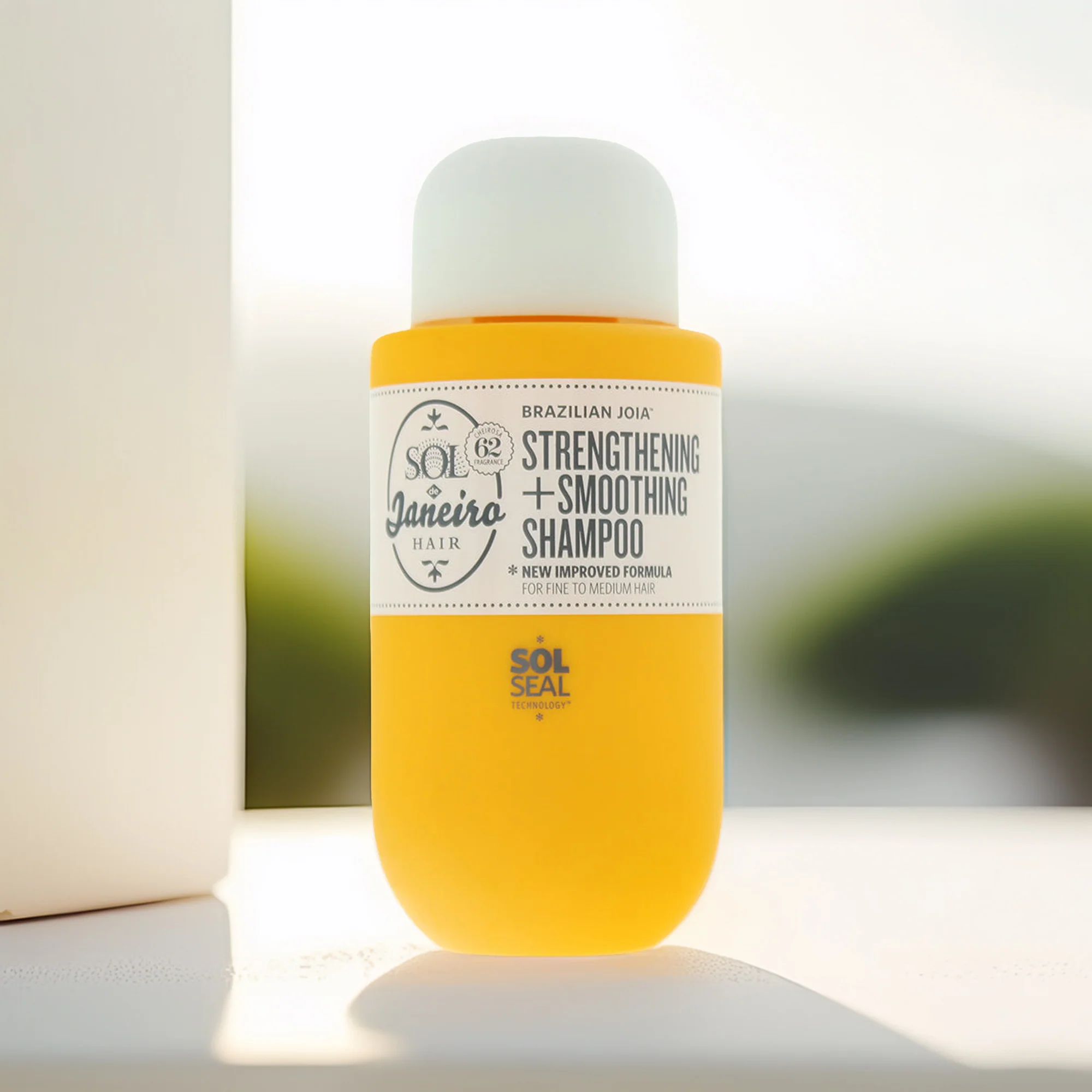 Sol De Janeiro Brazilian Joia Strengthening + Smoothing Shampoo 90ml - Image 2