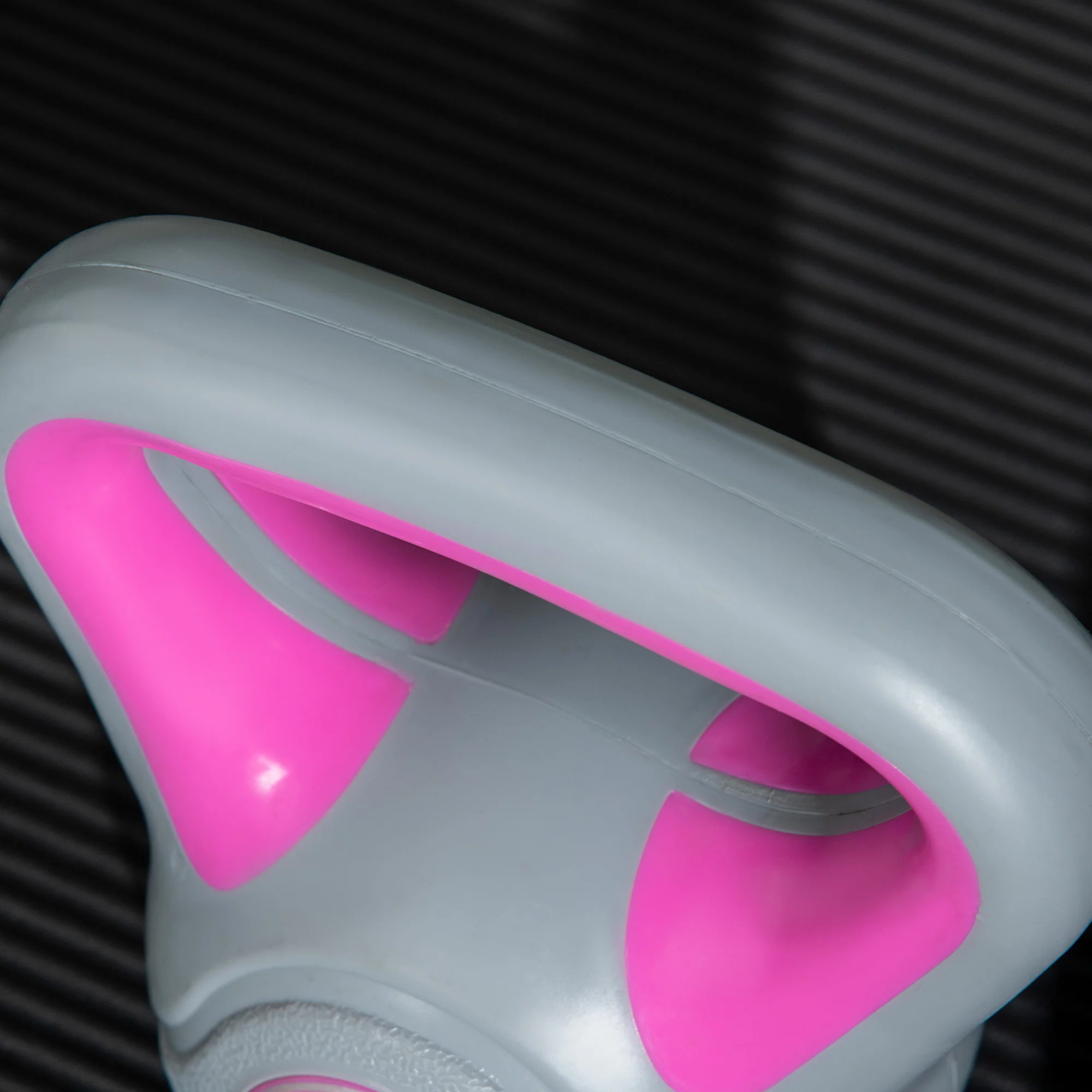 SPORTNOW 2kg Kettle Bell with Handle for Home Gym, Pink and Grey - Image 8