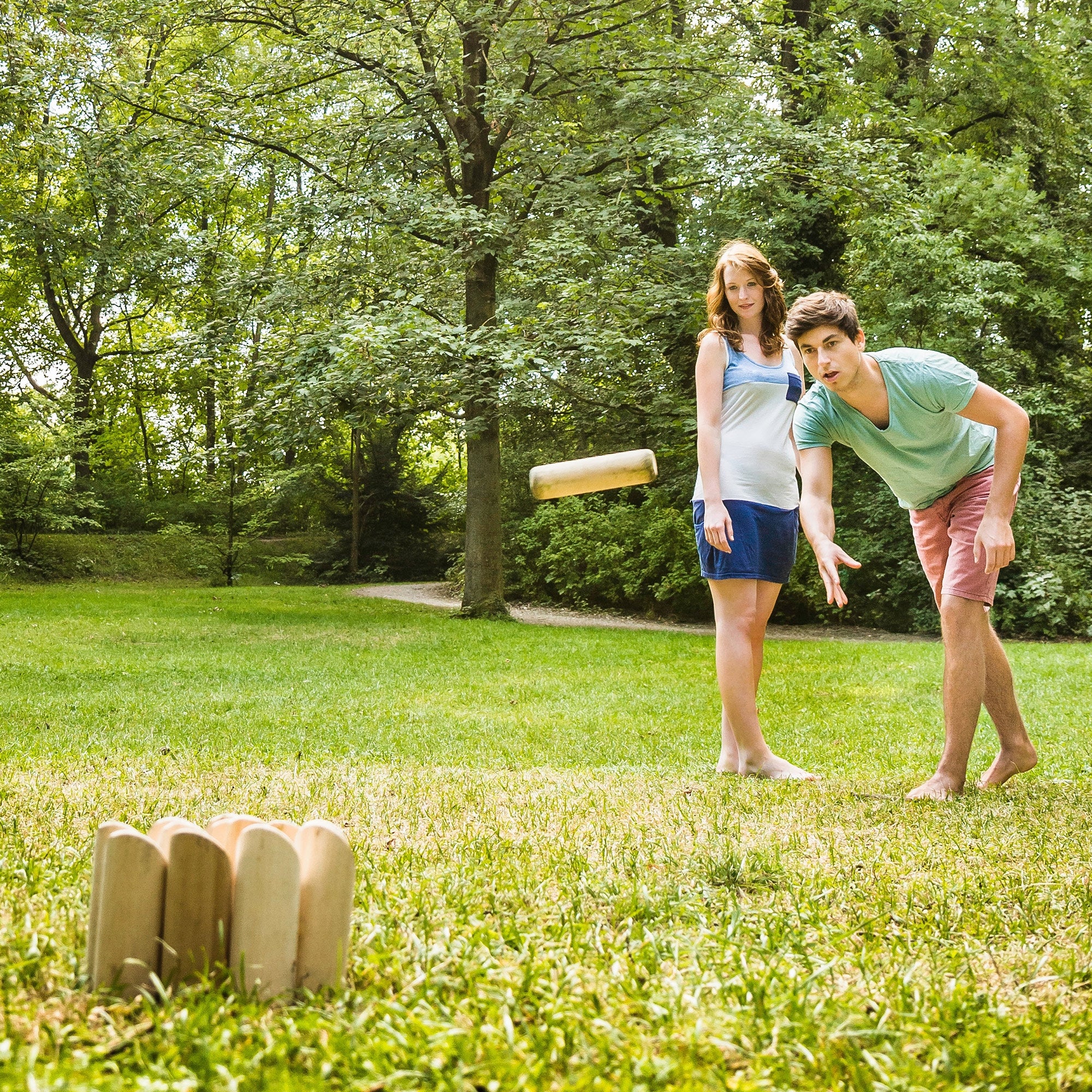 SPORTNOW Molkky Game, Wooden Skittles Throwing Game With Carrying Box - Image 7