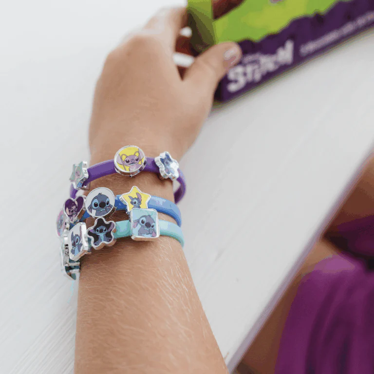 Stitch - 3 Charms & 18 Bracelets - Image 10