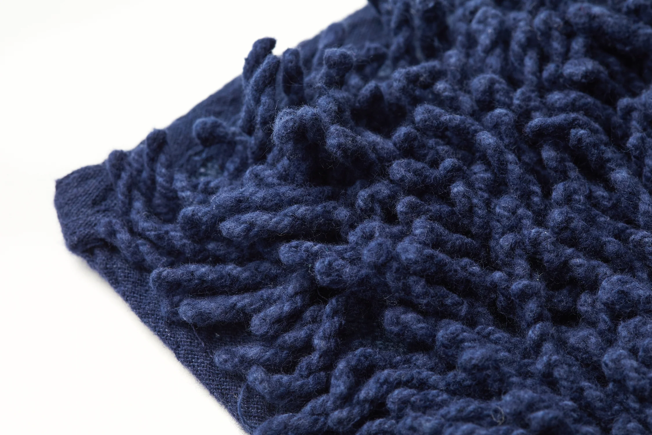 Tumble Twist Pure Cotton 2pc Bath set in Navy - Image 2