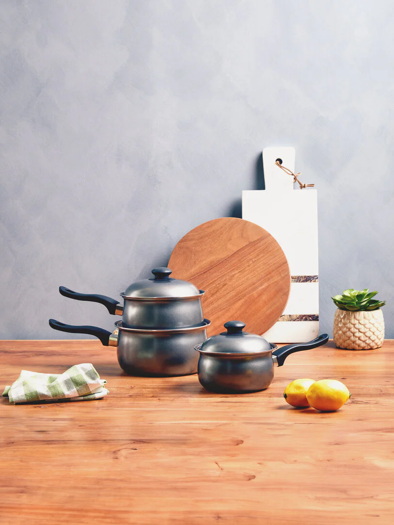 Viggo 3 Piece Black Saucepan Set with Lids - Image 3