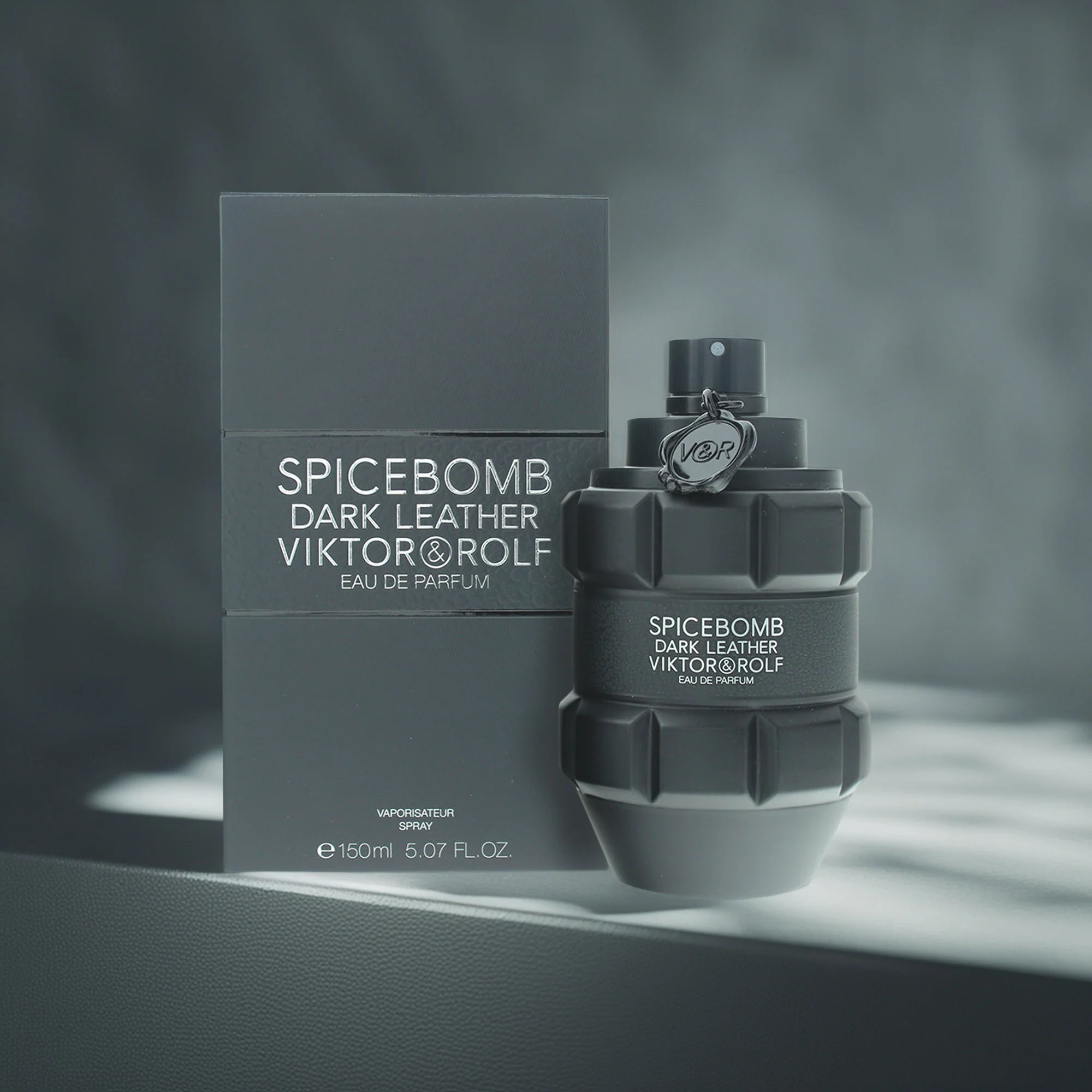 Viktor & Rolf Spicebomb Dark Leather Eau de Parfum 150ml - Image 3