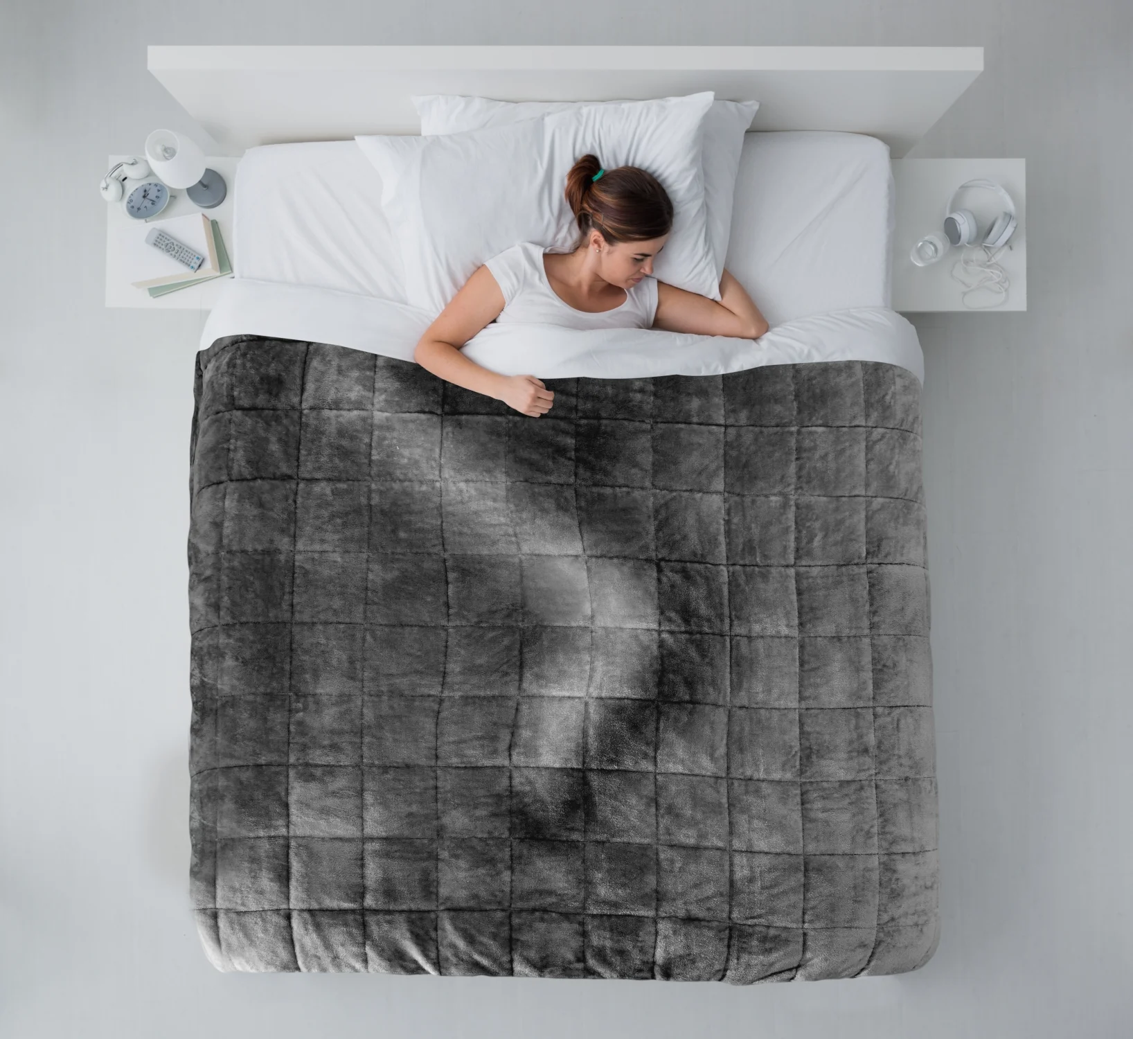 Weighted Sherpa Blanket in Grey - Image 4