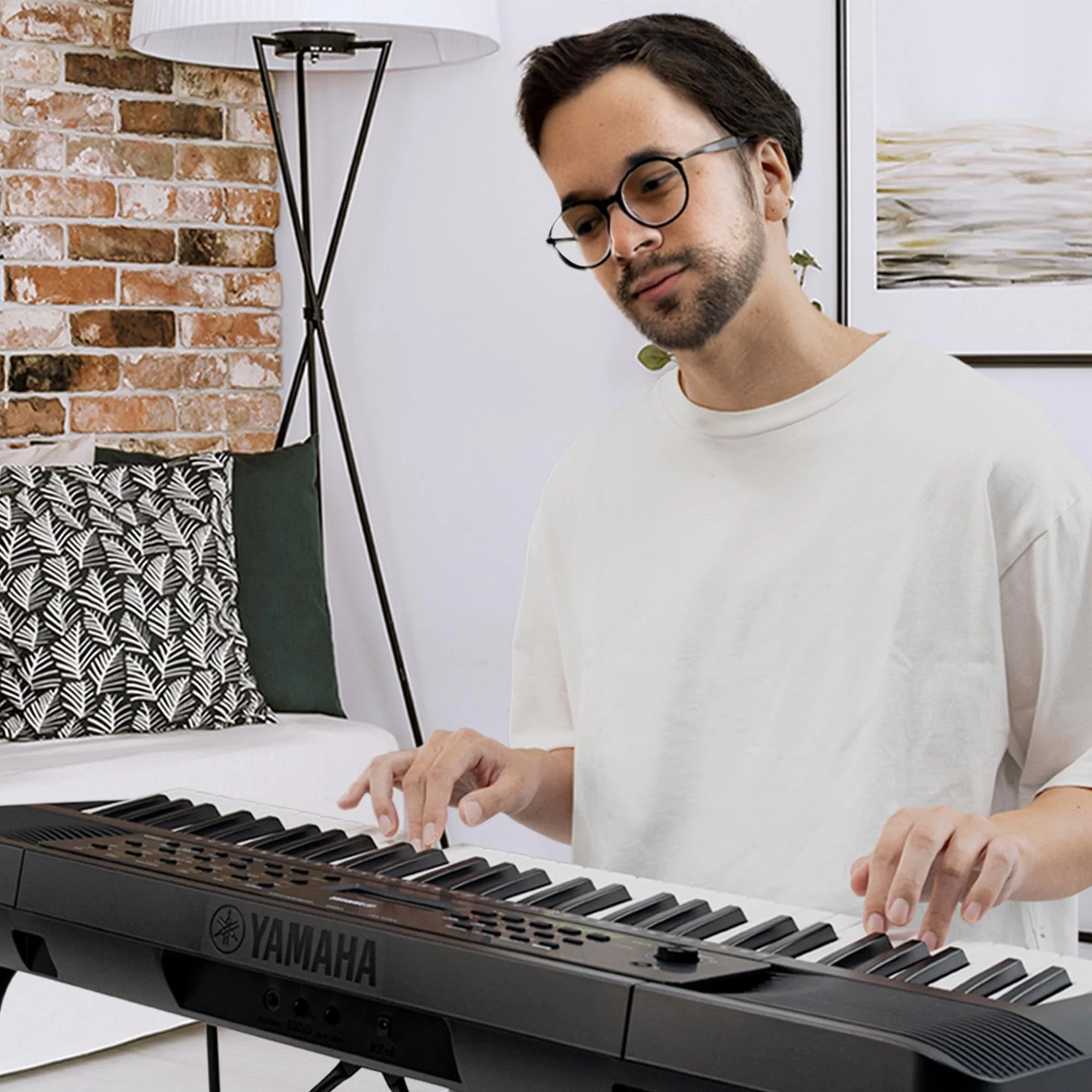 Yamaha PSRE283 Portable Keyboard - Image 5